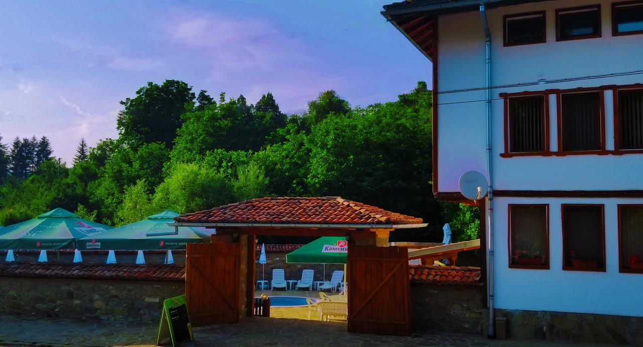 Yakovtsi 雅克维兹旅馆酒店 外观 照片
